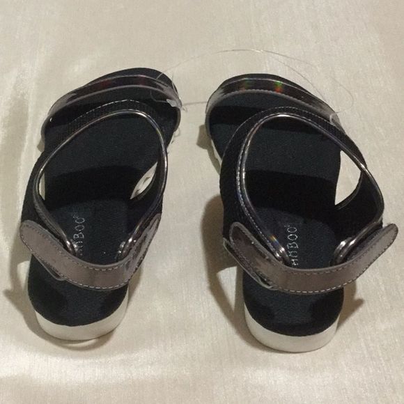Bamboo Sandals Shiney Silver w/ Heel Strap - Picture 3 of 4